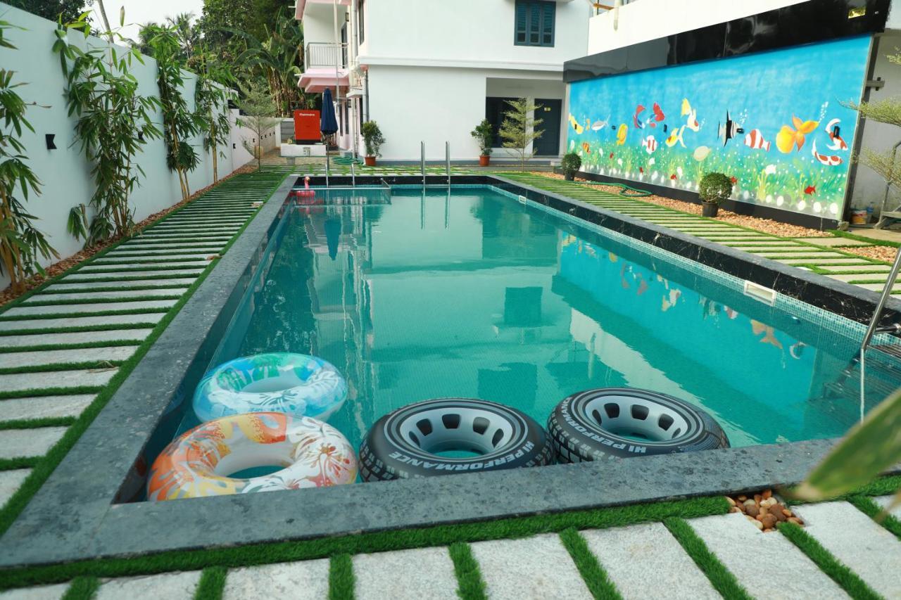 Achoos Residency Hotel Tiruvalla Eksteriør billede